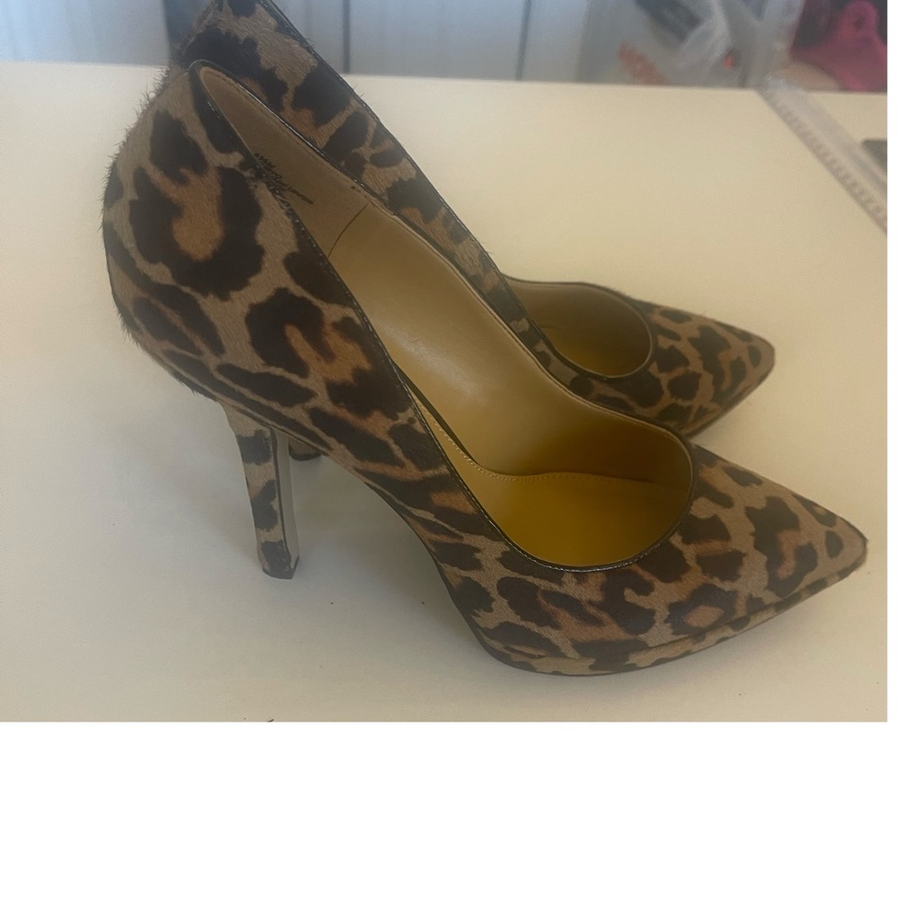 Nine West leopard pumps